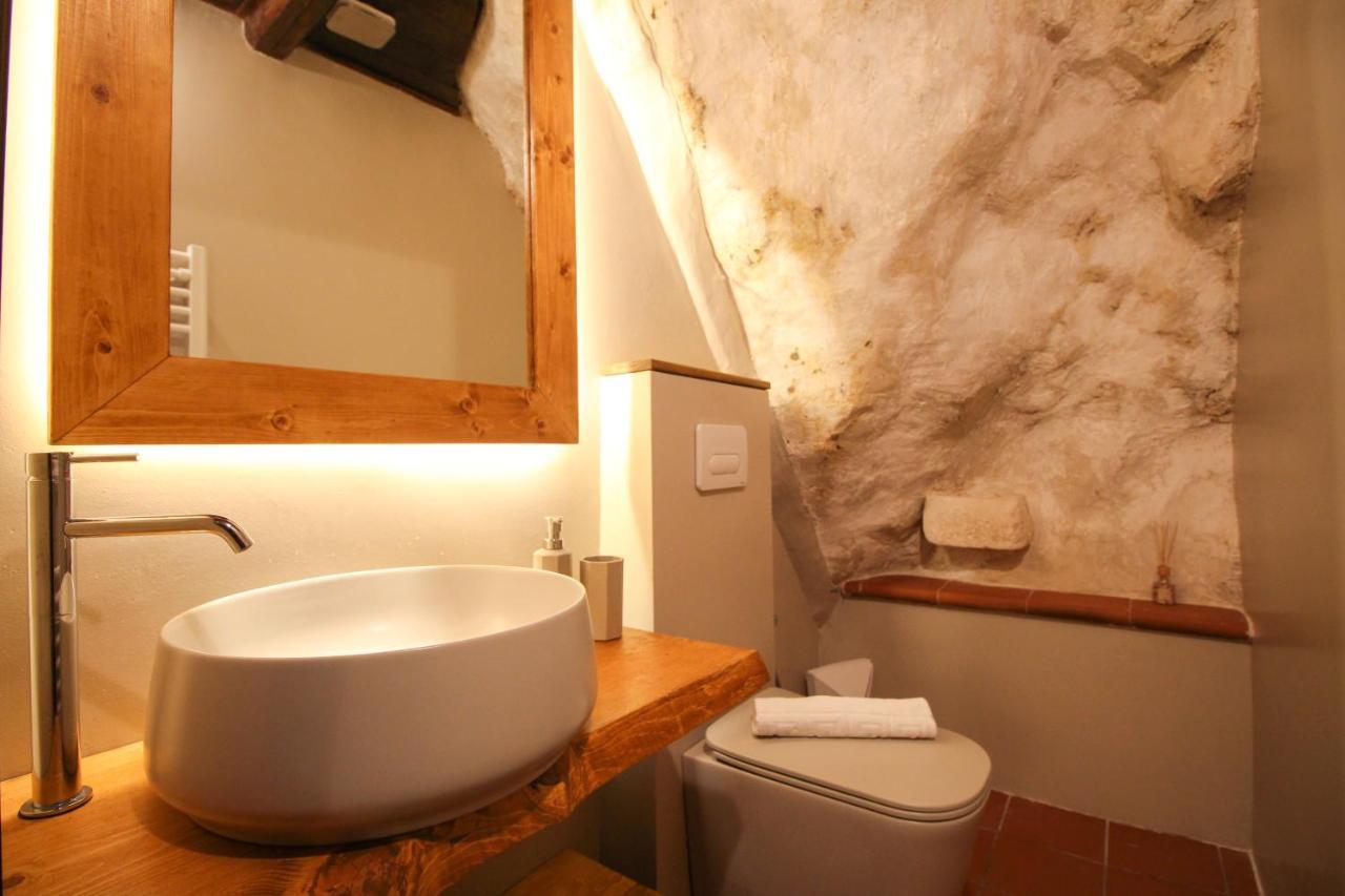 Santo'S House Luxury - Idromassaggio E Doccia Emozionale Villa Santo Stefano Di Sessanio Exterior foto
